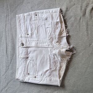 AMERICAN EAGLE OUTFITTERS Sz 6 White Jean Shorts